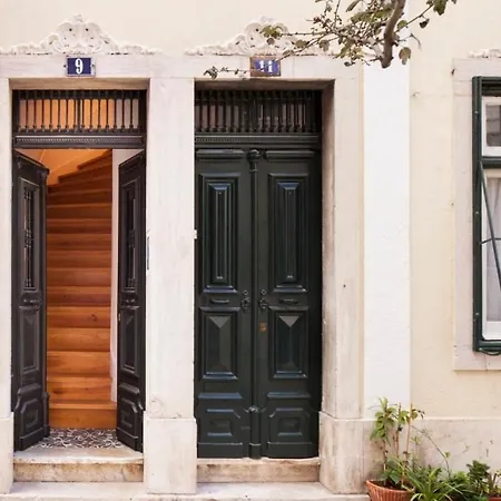 Stylish In Chiado - Quiet And Lisboa